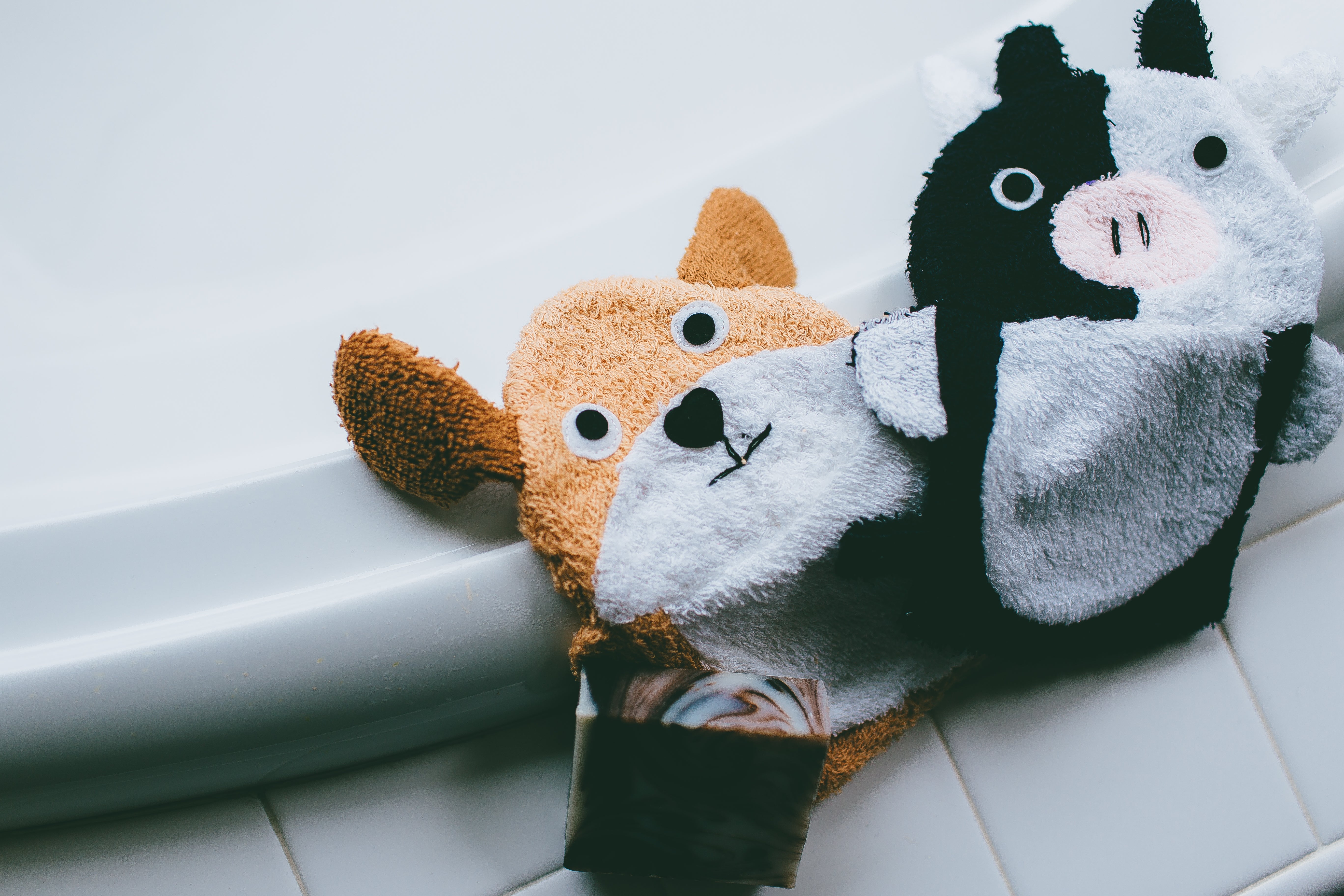 Ramie Panda Mitt